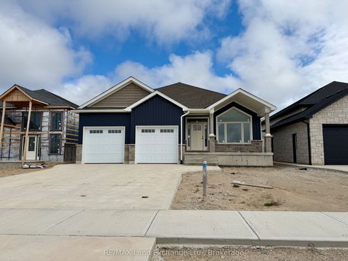 461 Northport Dr, Port Elgin, ON, N0H | Card Image