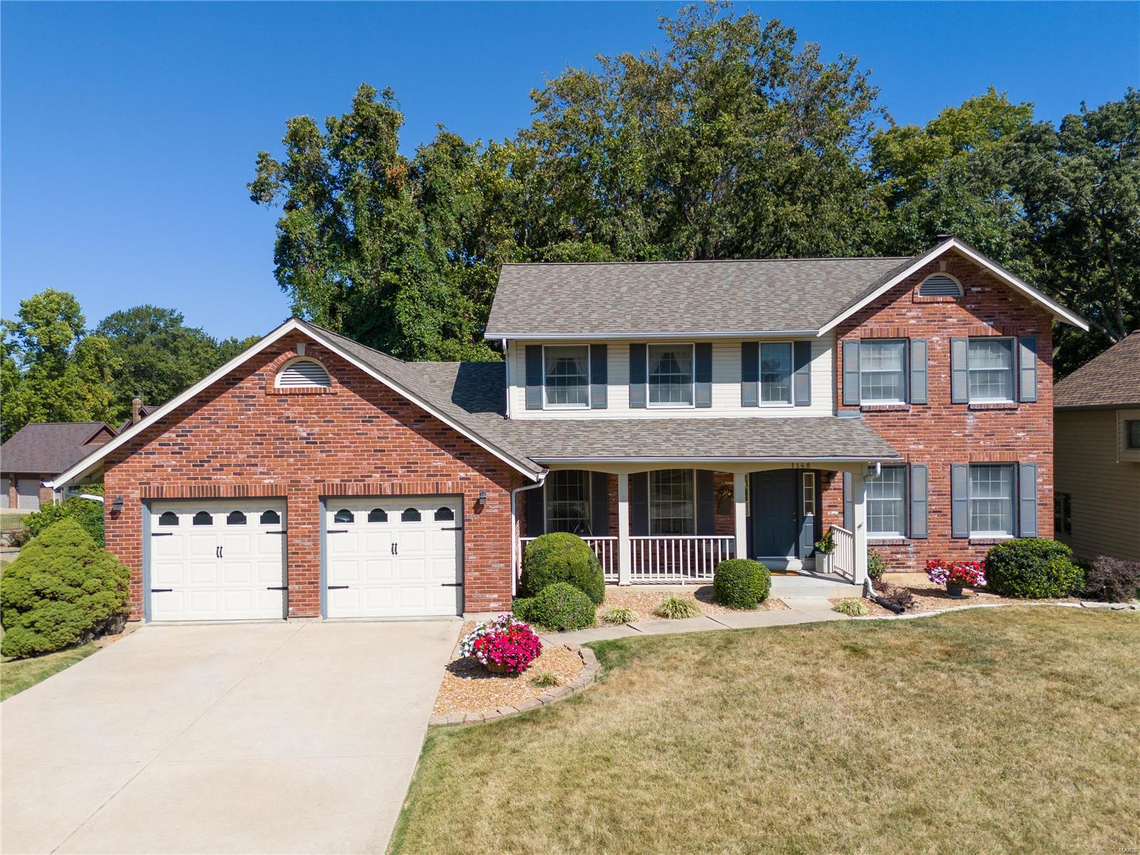 White Lake Dr, Saint Charles, MO 63301