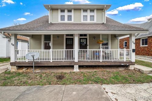 716 Bristow St, Belleville, IL, 62221-4807 | Card Image