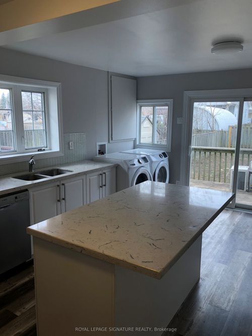 22 George St, Ajax, ON, L1S1S5 | Card Image