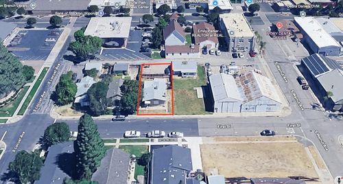 221 W 1st St, Ripon, CA, 95366-2703 | Card Image