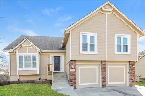 1125 Se 11th Ter, Lee's Summit, MO, 64081-3165 | Card Image