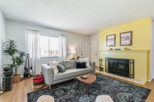 692 S Youngfield Ct, Lakewood, CO, 80228-2811 | Card Image