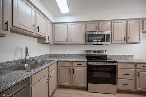 332-4381 Alexis Dr, Las Vegas, NV, 89103-7402 | Card Image