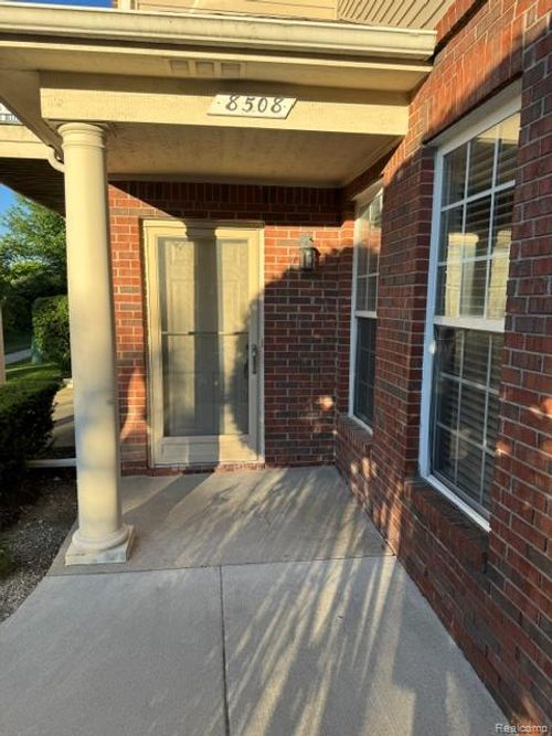 8508 Heywood Cir, Sterling Heights, MI, 48312-3503 | Card Image