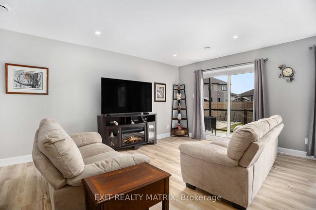103 - 271 Belfort St, Condo with 2 bedrooms, 1 bathrooms and 1 parking in Embrun ON | Image 8