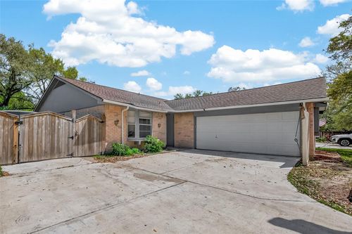 16643 Seawolf Dr, Houston, TX, 77062-5610 | Card Image