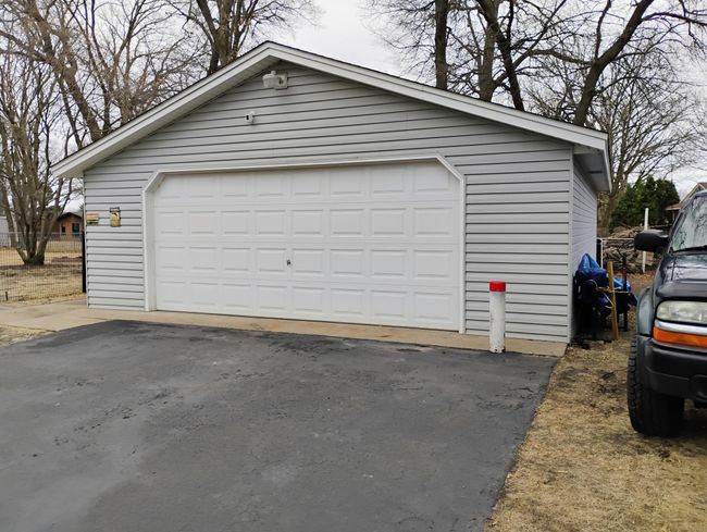 Great heated 220 v shop/out building mechanics dream | Image 10