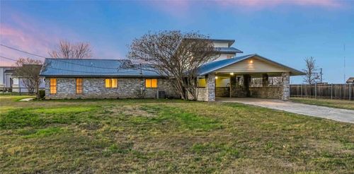 122 Forest Lake Dr, Del Valle, TX, 78617-5640 | Card Image