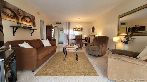 461-2901 Nw 48th Ave, Lauderdale Lakes, FL, 33313-1702 | Card Image