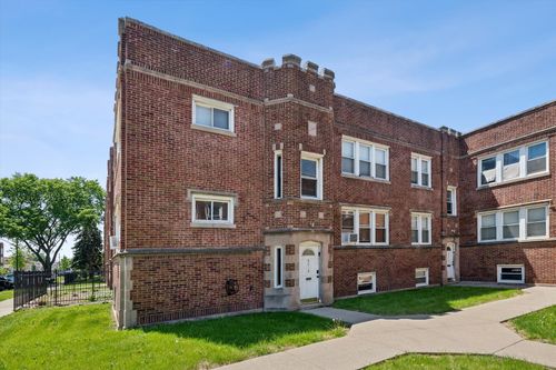 8012 S Honore St, Chicago, IL, 60620-4561 | Card Image