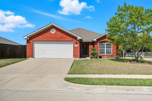 9045 Winding River Dr, Fort Worth, TX, 76118-7756 | Card Image