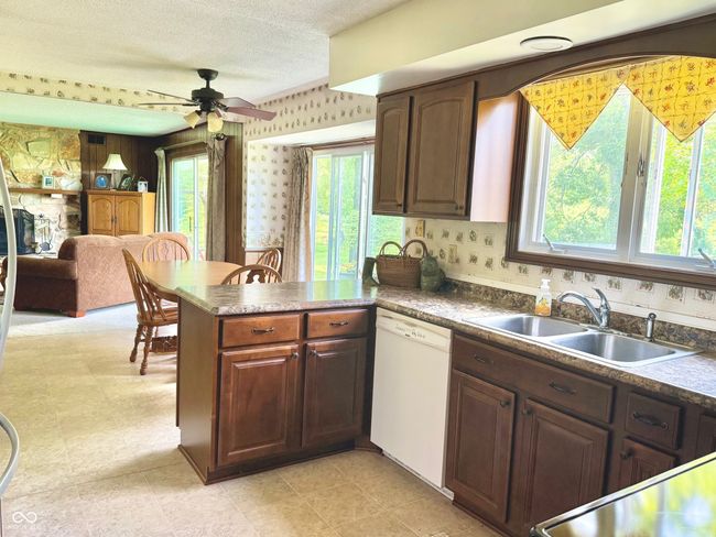 1550 S 100 W, House other with 3 bedrooms, 2 bathrooms and null parking in Hartford City IN | Image 26
