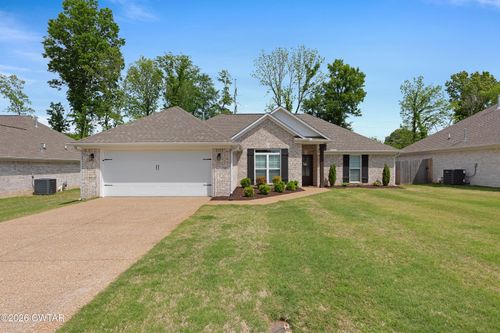 66 Golden Brooke Dr, Jackson, TN, 38305-6933 | Card Image
