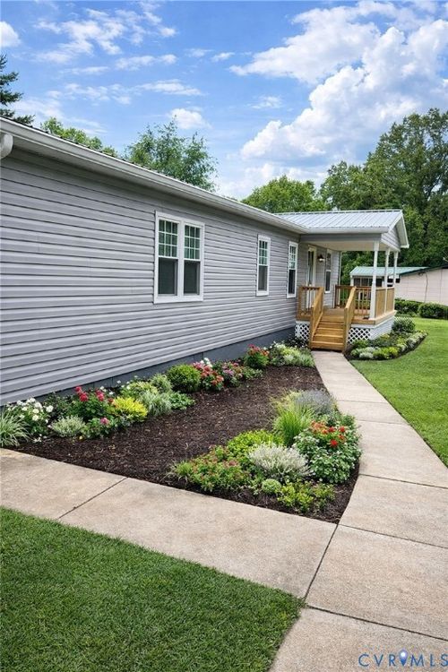 343 Liberty Rd, New Canton, VA, 23123-2023 | Card Image