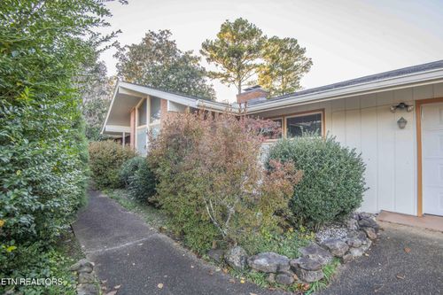 8613 Wimbledon Dr, Knoxville, TN, 37923-5809 | Card Image