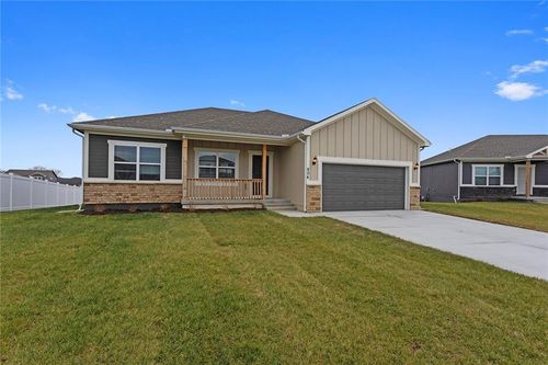 611 Fall Creek Dr, Belton, MO, 64012-7815 | Card Image