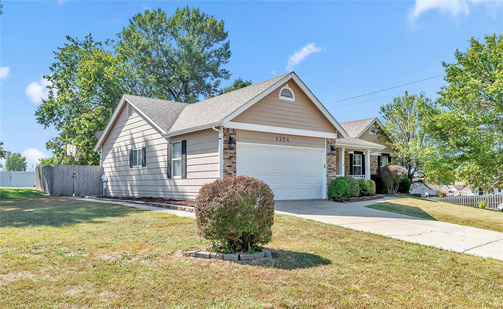 Pegasus Trl, Saint Peters, MO 63376