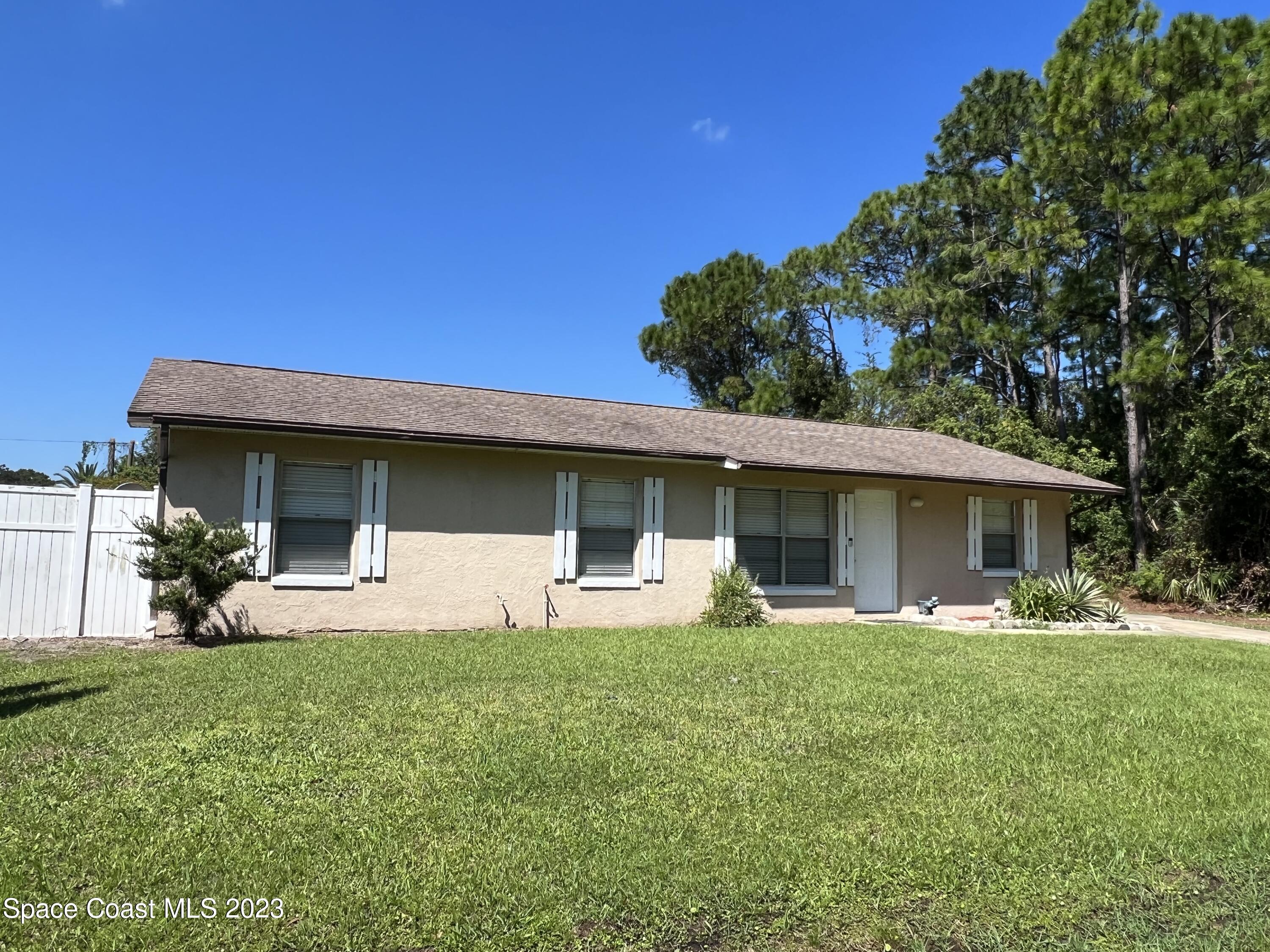 1398 Heide Avenue Nw, Sold in Palm Bay - Zoocasa