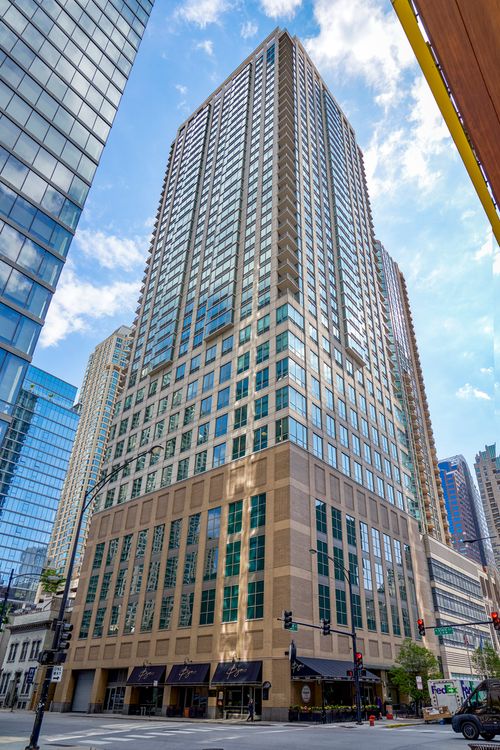 1214-2 E Erie St, Chicago, IL, 60611-3671 | Card Image