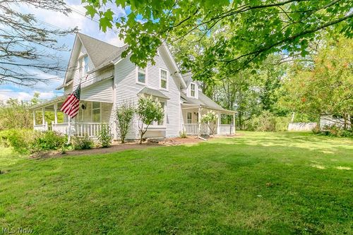 17397 Chagrin River Rd, Chagrin Falls, OH, 44023-3411 | Card Image