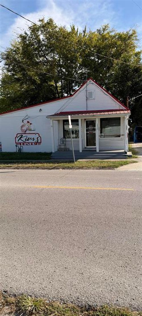 1212 E 18th St, Owensboro, KY, 42303 | Card Image