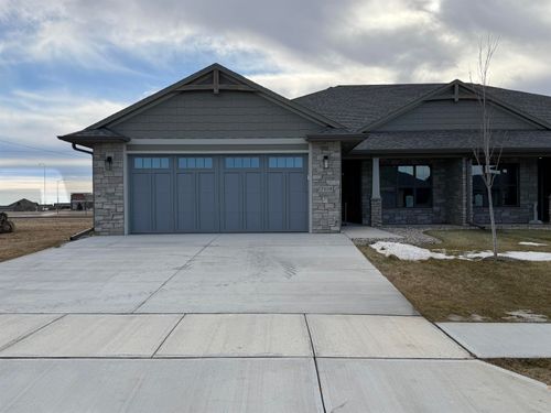 7109 E Copper Stone Cir, Sioux Falls, SD, 57101 | Card Image