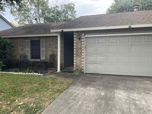 447 El Toro Ln, Webster, TX, 77598-2513 | Card Image