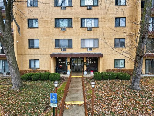 apt-209-6670 S Brainard Ave, Countryside, IL, 60525-4621 | Card Image