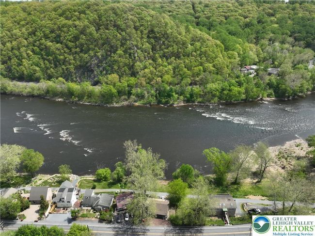 Front Aerial | Image 18