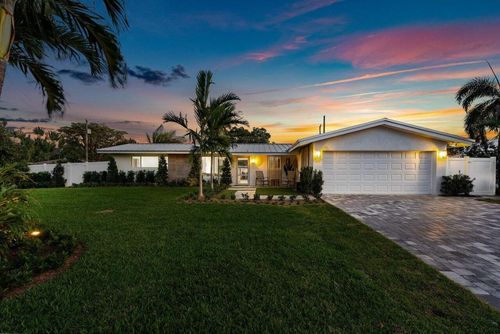 902 Sw 27th Place, Boynton Beach, FL, 33435 | Card Image