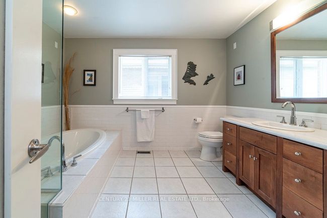 46 Giffin Rd, House other with 2 bedrooms, 3 bathrooms and 4 parking in Dundas ON | Image 20