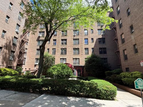 3h-83-05 98th St, Woodhaven, NY, 11421-1686 | Card Image