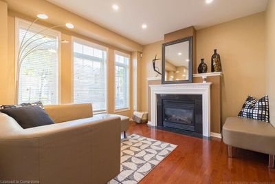 2402 Curtis Rd, Townhouse with 3 bedrooms, 2 bathrooms and 2 parking in Burlington ON | Image 2