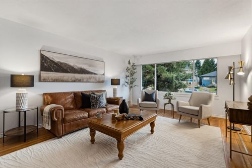 1323 E 29th St, North Vancouver, BC, V7J1T2 | Card Image