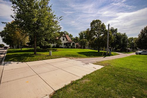 301 E Depue Ave, Olivia, MN, 56277-1438 | Card Image