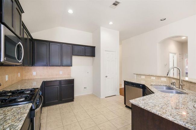 17414 Sandalisle Ln, House other with 3 bedrooms, 2 bathrooms and 2 parking in Richmond TX | Image 9