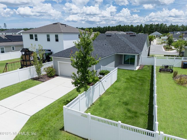 575 Buttonwood Loop, House other with 3 bedrooms, 2 bathrooms and null parking in Yulee FL | Image 48