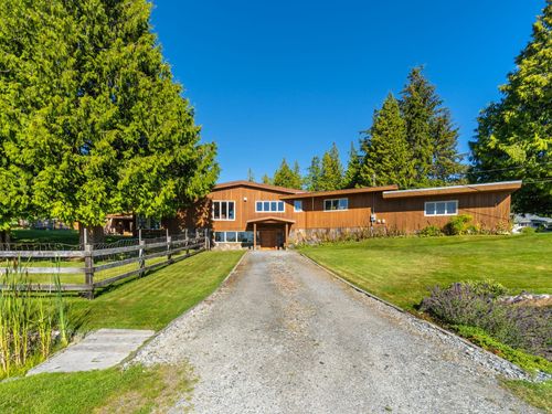 410 17th Ave, Sointula, BC, V0N | Card Image
