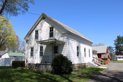 40 Conway St, South Deerfield, MA, 01373-1021 | Card Image