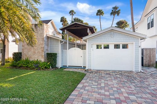 370 10th St, Atlantic Beach, FL, 32233-5530 | Card Image