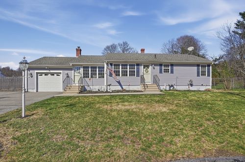 379 Cathy St, Fitchburg, MA, 01420-6168 | Card Image