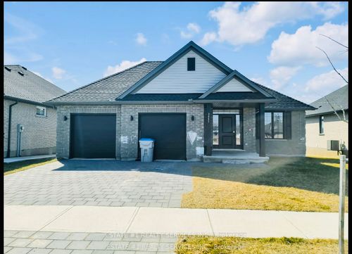 2047 Lockwood Cres, Mount Brydges, ON, N0L1W0 | Card Image