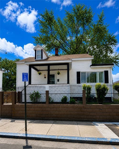 166 Gallup St, Providence, RI, 02905-1807 | Card Image