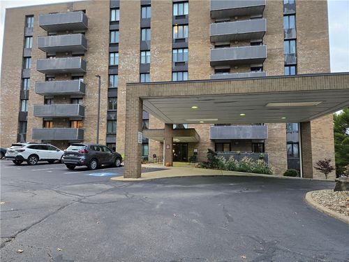2l-820 E Beau St, Washington, PA, 15301-2908 | Card Image