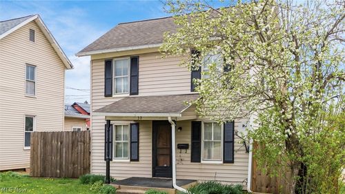 30 Spring St, Roseville, OH, 43777-1304 | Card Image