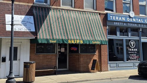 111 E Main St, Flushing, MI, 48433-2023 | Card Image