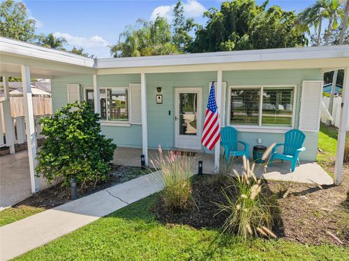 210 Briggs Ct, Sarasota, FL, 34237-5221 | Card Image