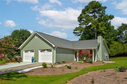 240 Monmouth Dr, Fayetteville, GA, 30214-1580 | Card Image