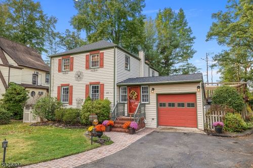 233 Maple Ave, Dunellen, NJ, 08812-1612 | Card Image
